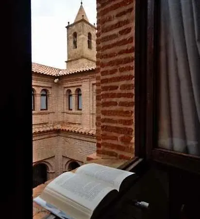 Homestay Monasterio El Olivar *