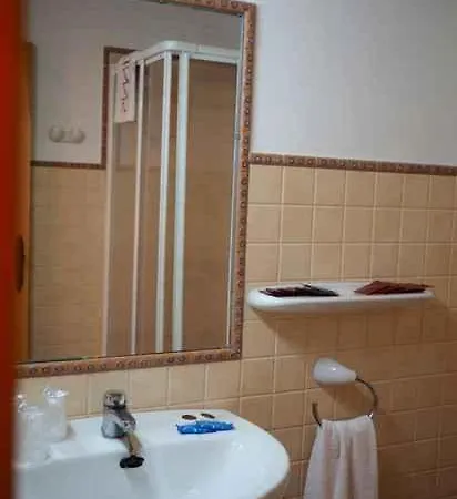 Homestay Monasterio El Olivar *